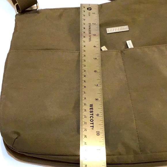 Baggallini expandable packable travel bag iPad carry - Picture 11 of 12